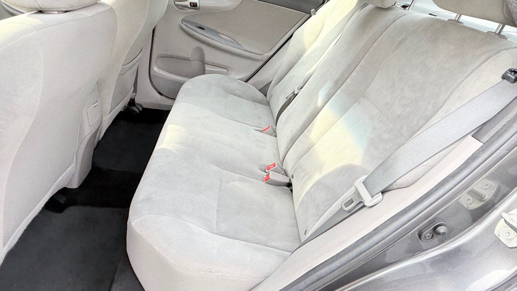 2013 Toyota Corolla Image 19