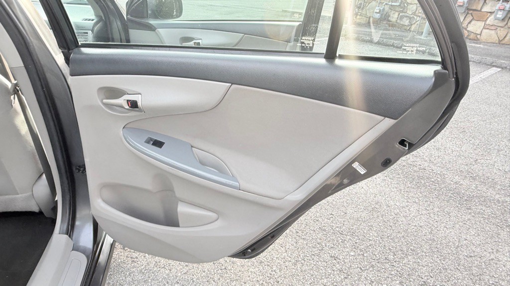 2013 Toyota Corolla Image 21