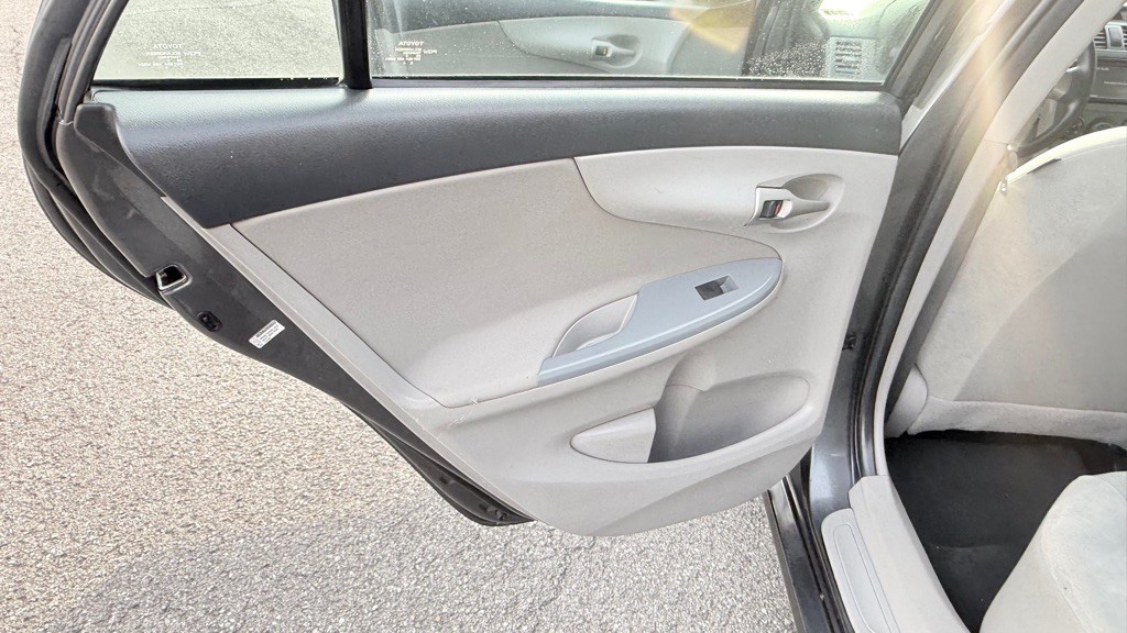 2013 Toyota Corolla Image 23