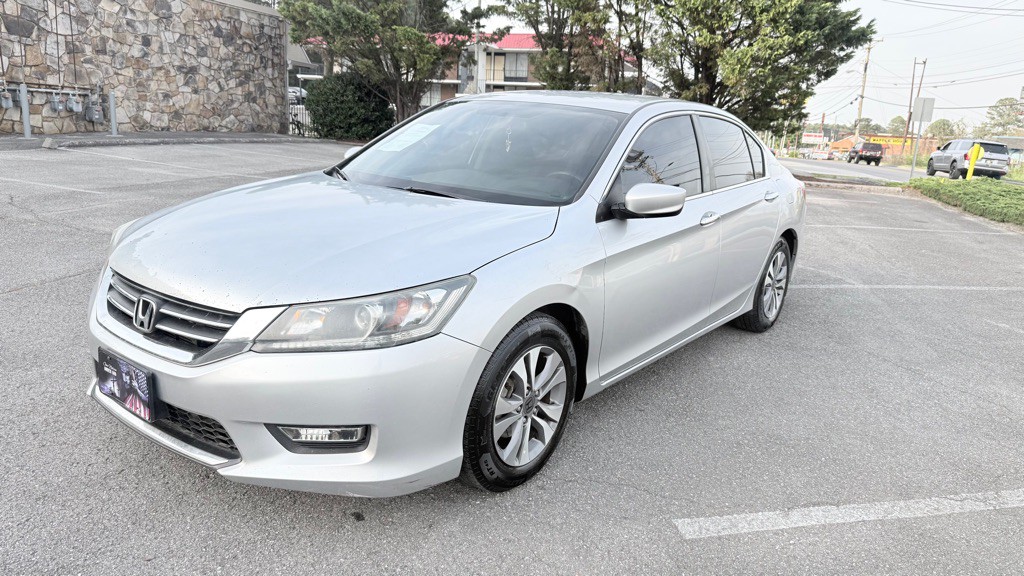 2015 Honda Accord Image 1