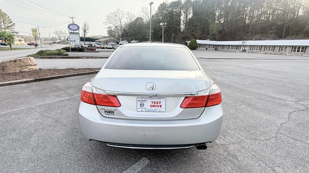 2015 Honda Accord Image 5