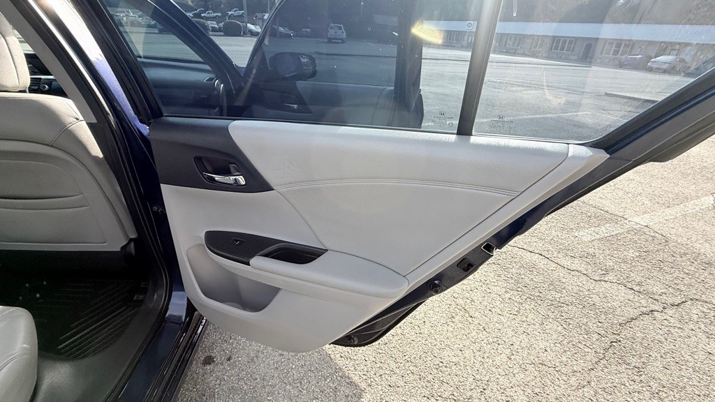 2013 Honda Accord Image 24