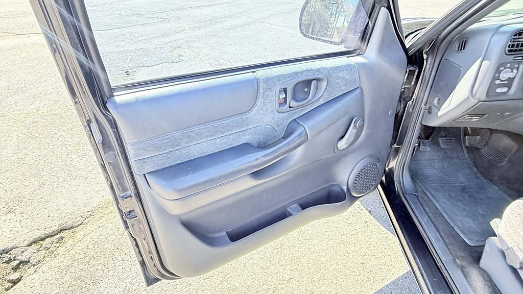 2000 GMC Sonoma Image 10