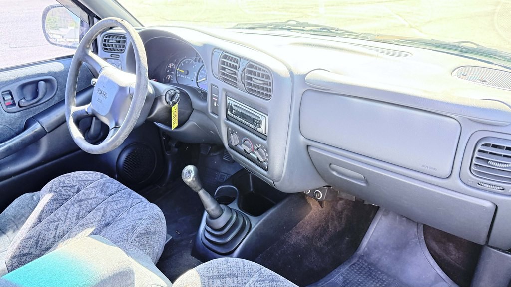 2000 GMC Sonoma Image 13