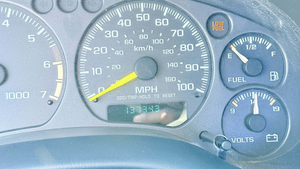 2000 GMC Sonoma Image 14