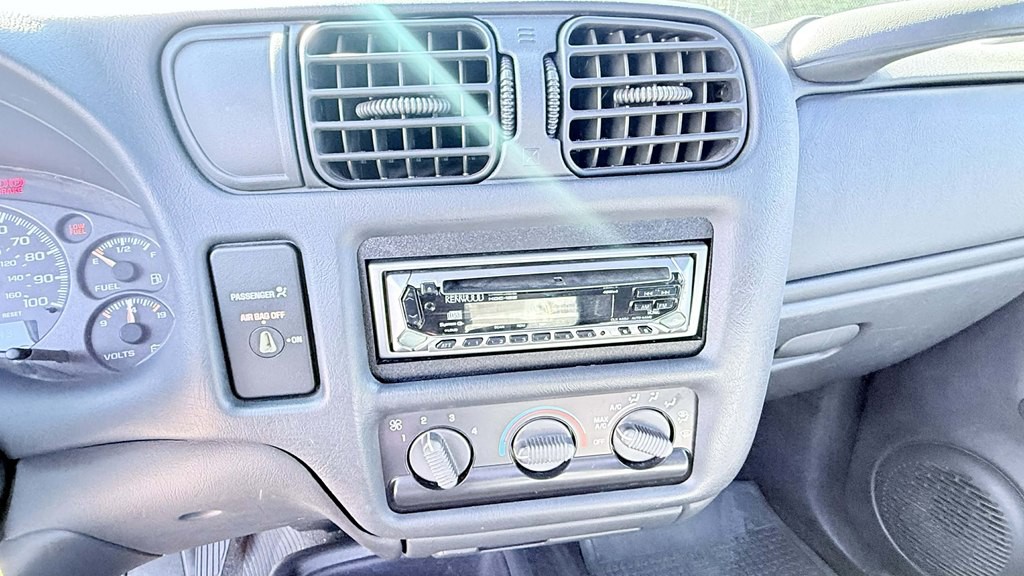 2000 GMC Sonoma Image 16