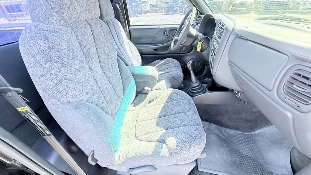 2000 GMC Sonoma Image 17