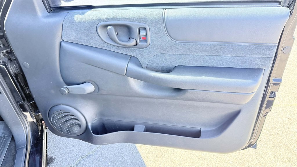 2000 GMC Sonoma Image 18