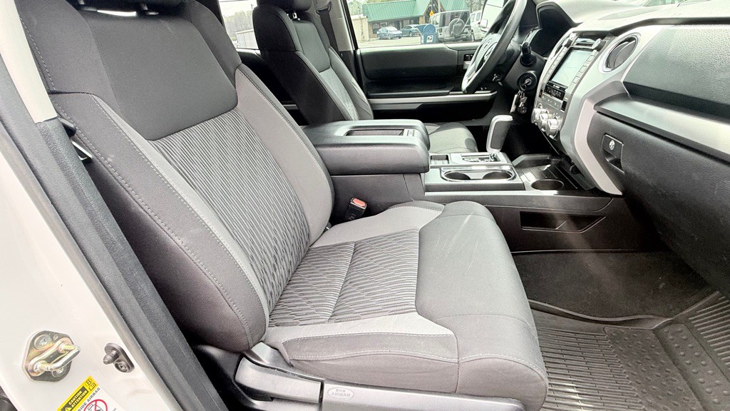 2016 Toyota Tundra Image 9