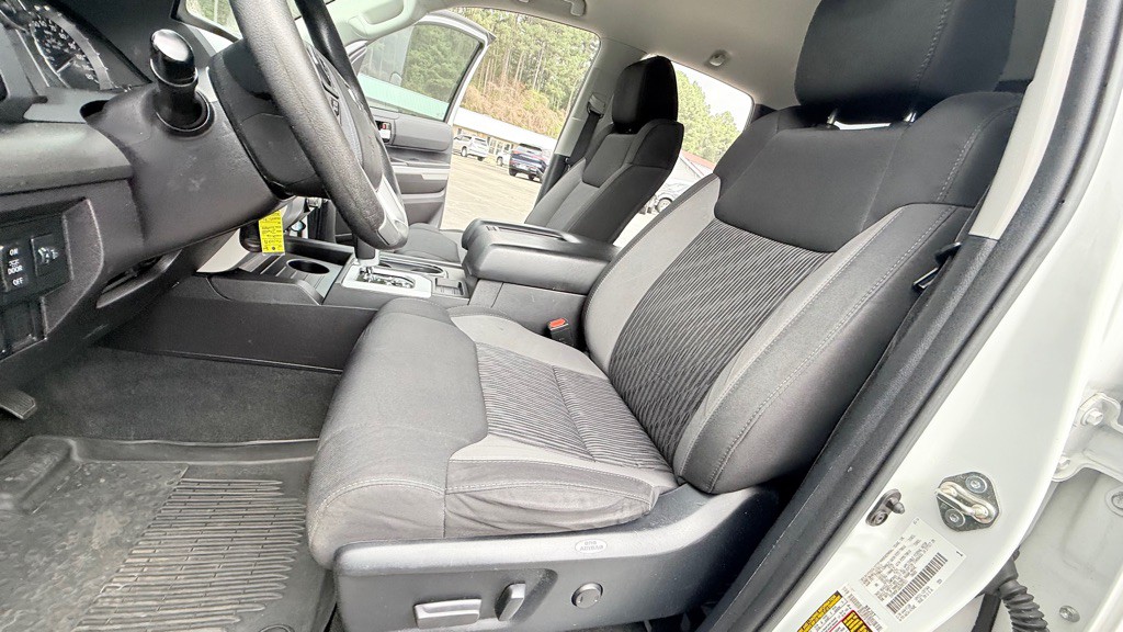 2016 Toyota Tundra Image 17