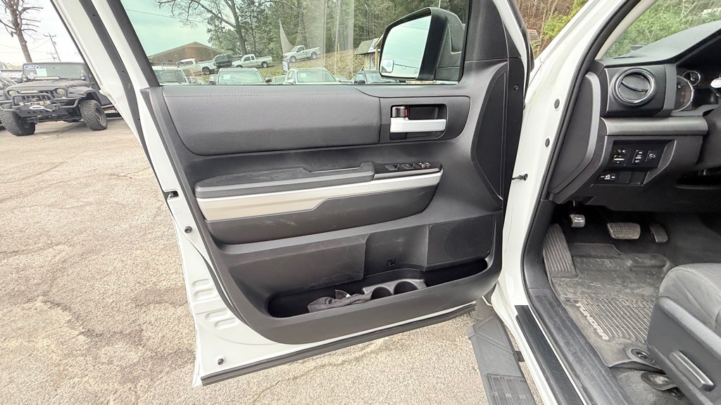 2016 Toyota Tundra Image 22