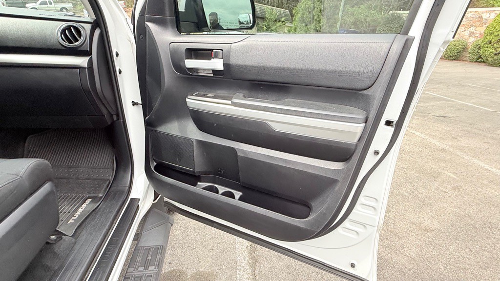 2016 Toyota Tundra Image 23