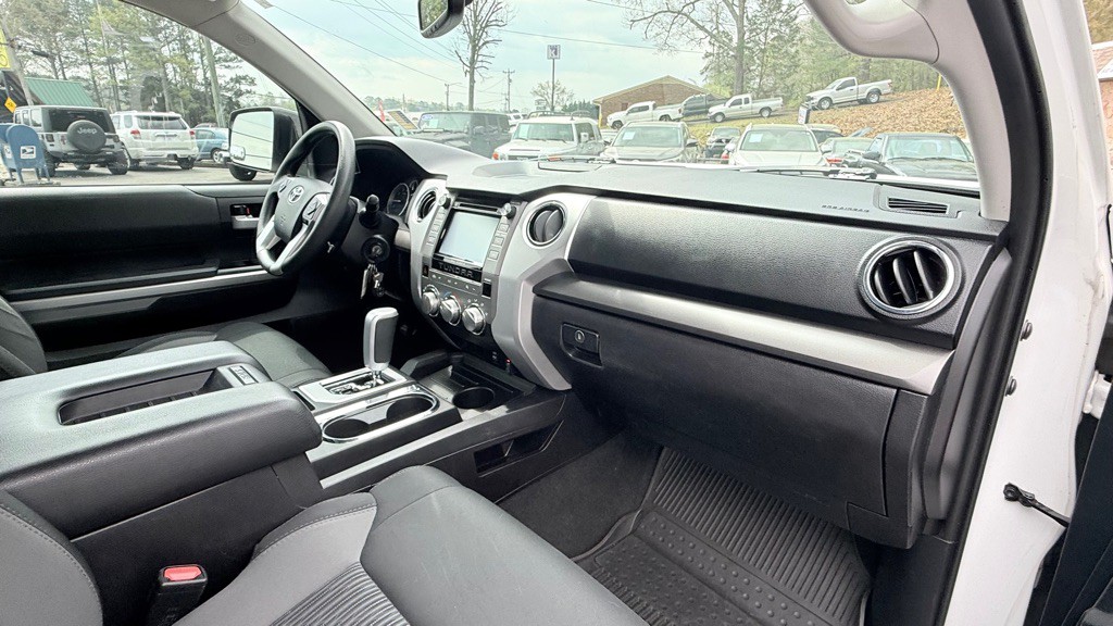 2016 Toyota Tundra Image 25