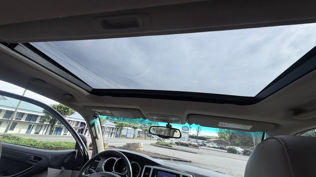 2004 Toyota 4Runner Image 16