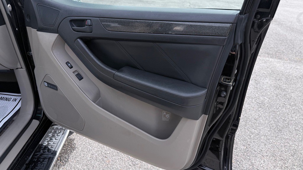 2004 Toyota 4Runner Image 23