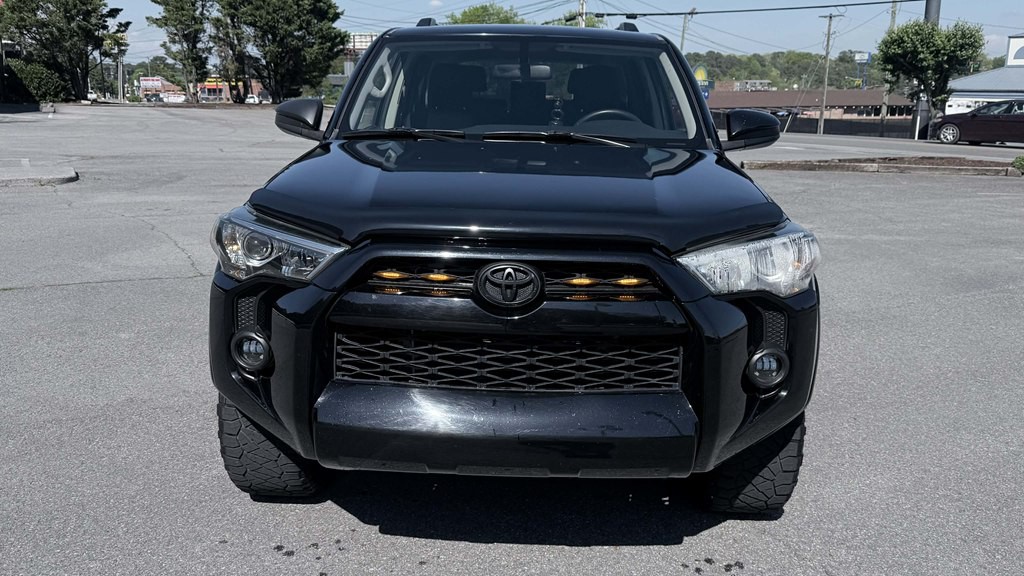 2019 Toyota 4Runner Image 2