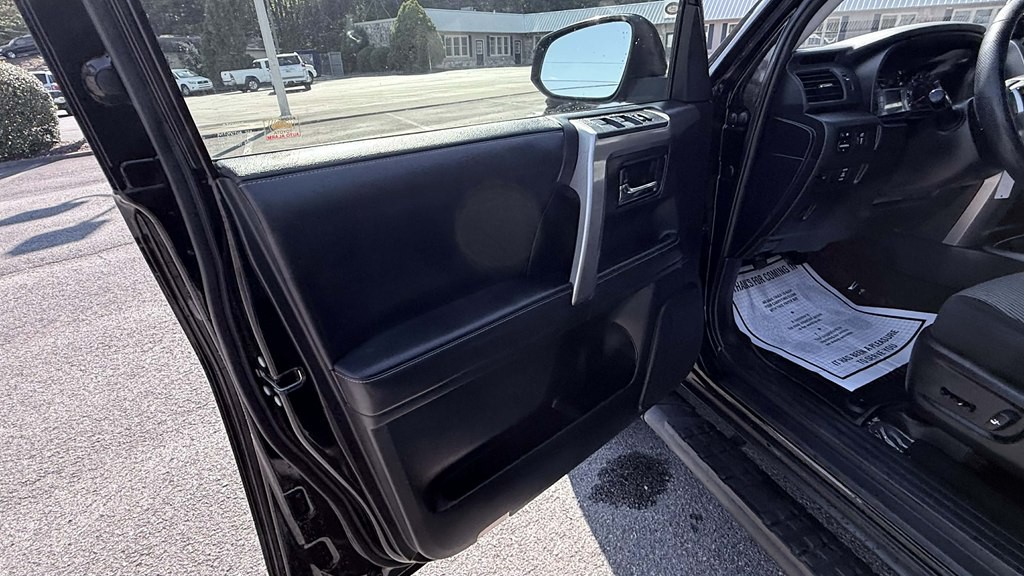 2019 Toyota 4Runner Image 9