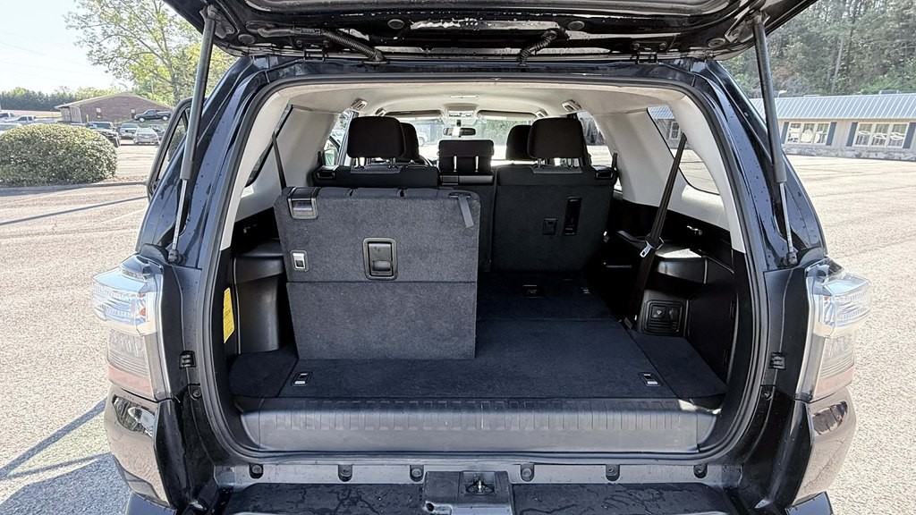 2019 Toyota 4Runner Image 18