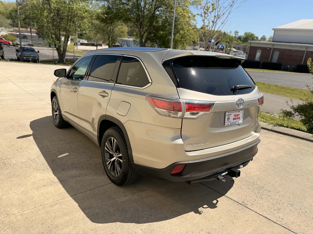 2016 Toyota Highlander Image 6