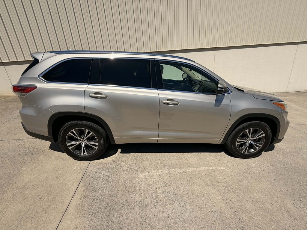 2016 Toyota Highlander Image 7