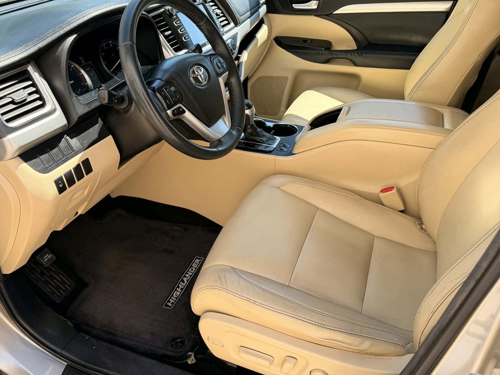 2016 Toyota Highlander Image 10