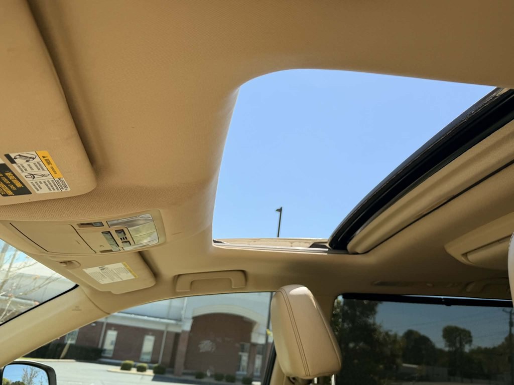 2016 Toyota Highlander Image 16