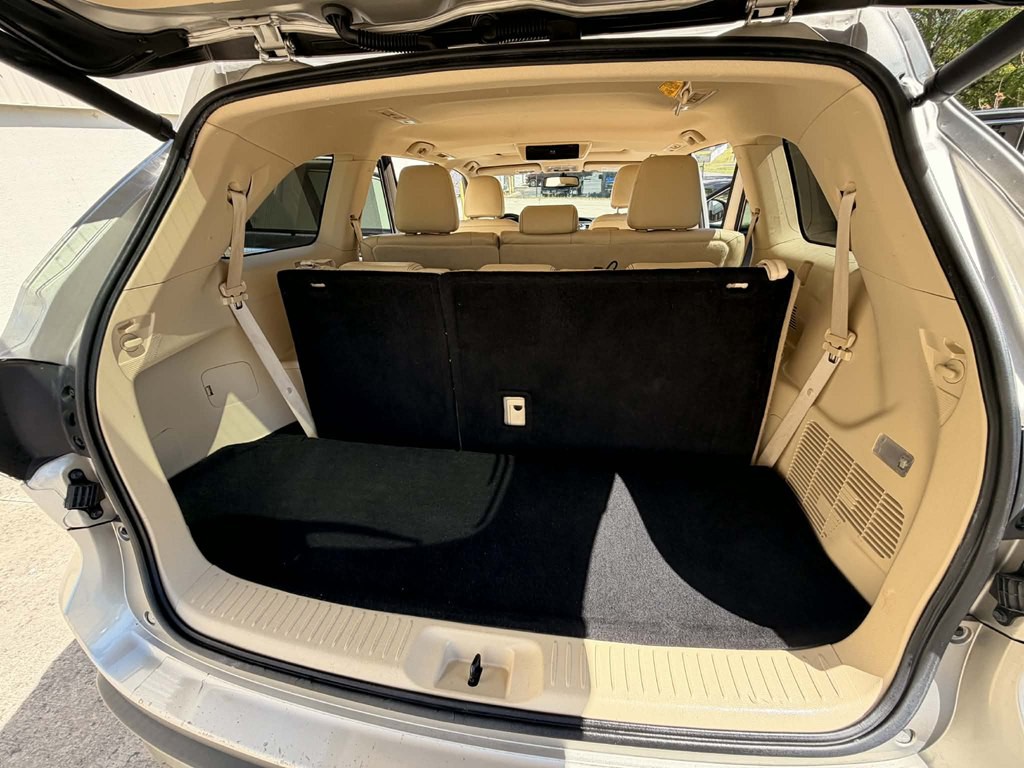 2016 Toyota Highlander Image 21