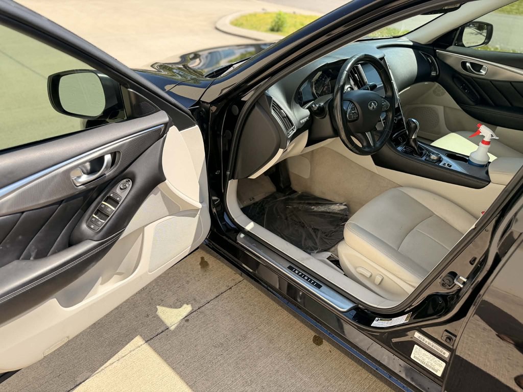 2015 INFINITI Q50 Image 9