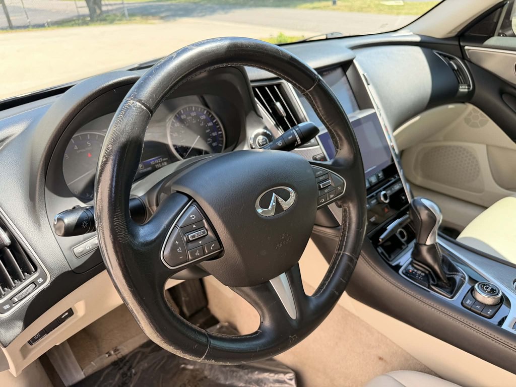 2015 INFINITI Q50 Image 10