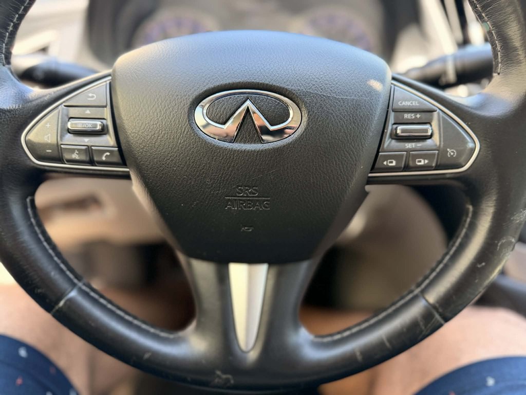 2015 INFINITI Q50 Image 11