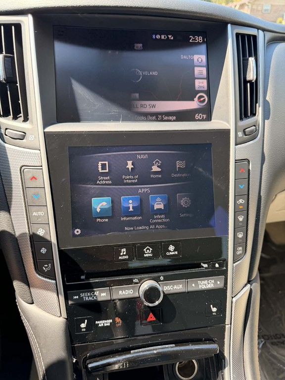 2015 INFINITI Q50 Image 16