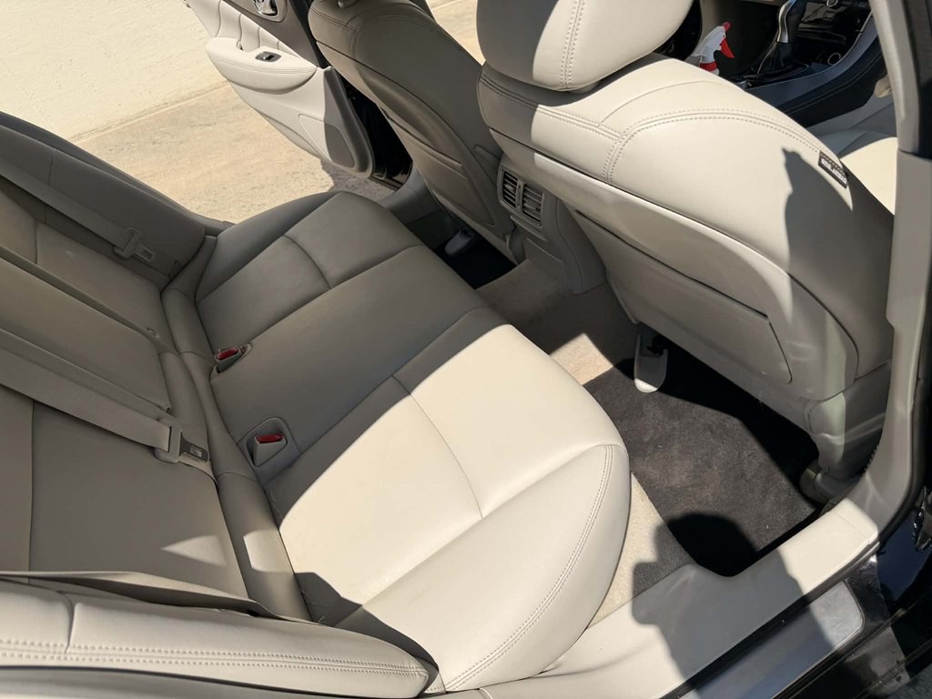 2015 INFINITI Q50 Image 18