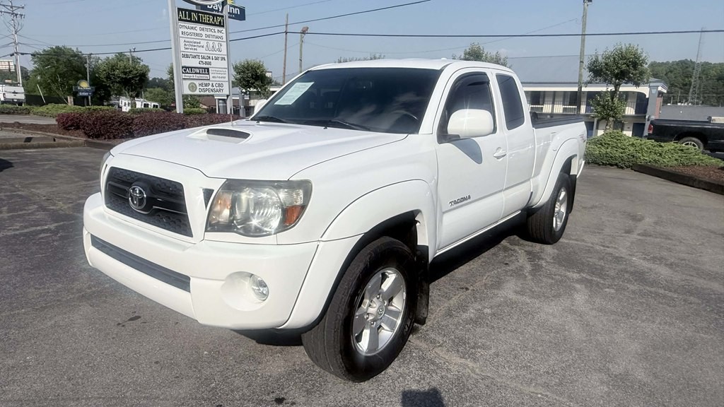 2011 Toyota Tacoma Image 1