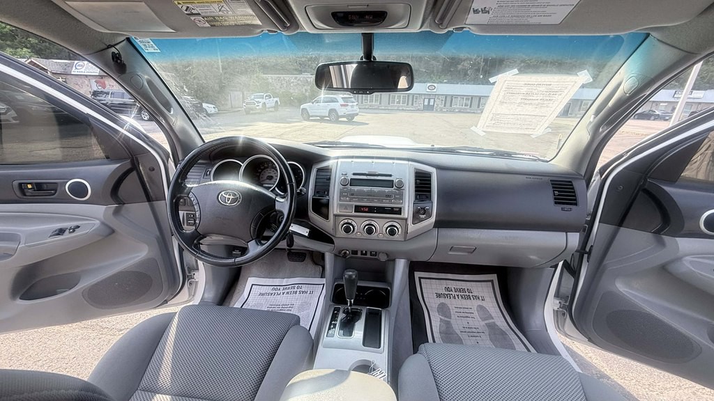 2011 Toyota Tacoma Image 8