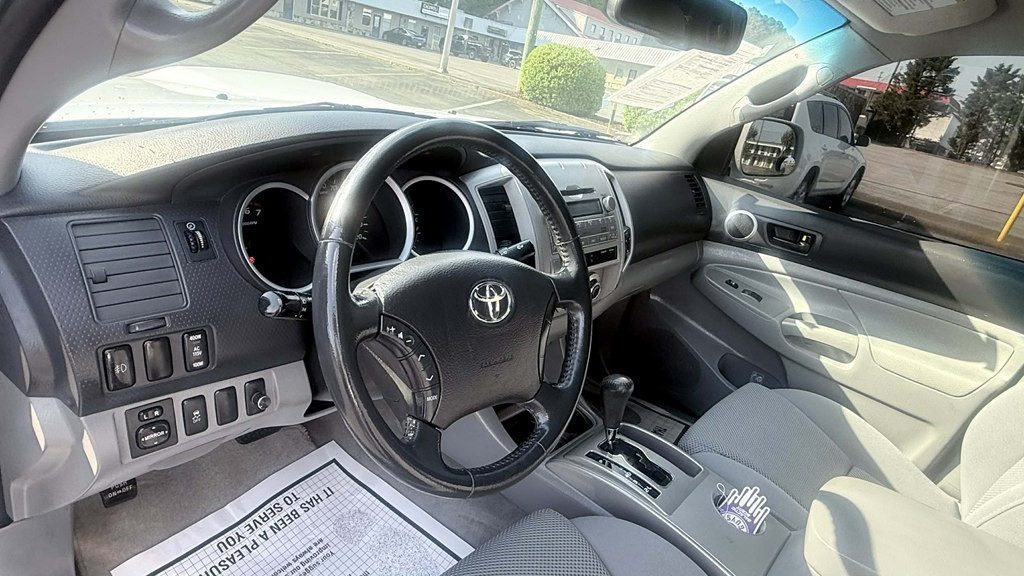 2011 Toyota Tacoma Image 12