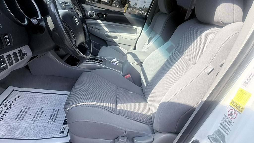 2011 Toyota Tacoma Image 13