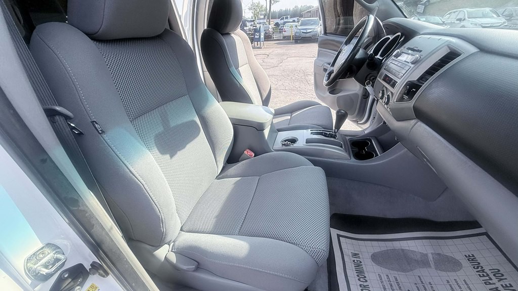 2011 Toyota Tacoma Image 16