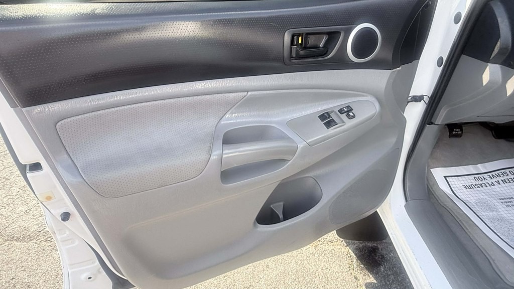 2011 Toyota Tacoma Image 17