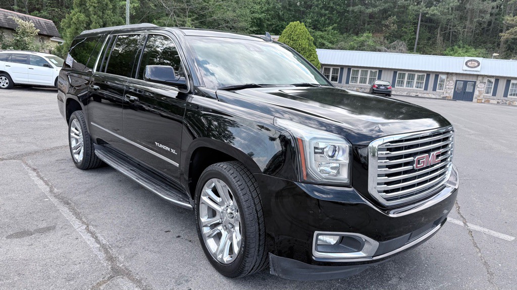 2017 GMC Yukon Image 2