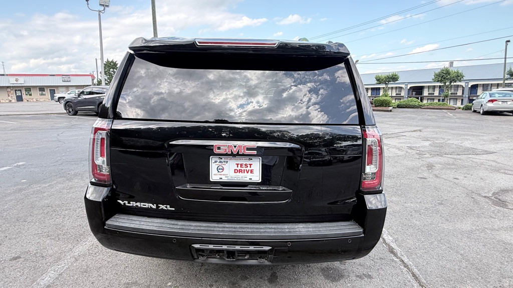 2017 GMC Yukon Image 8