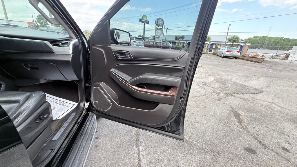 2017 GMC Yukon Image 32