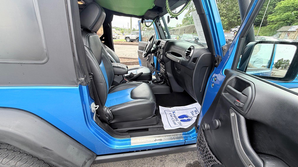2016 Jeep Wrangler Image 16