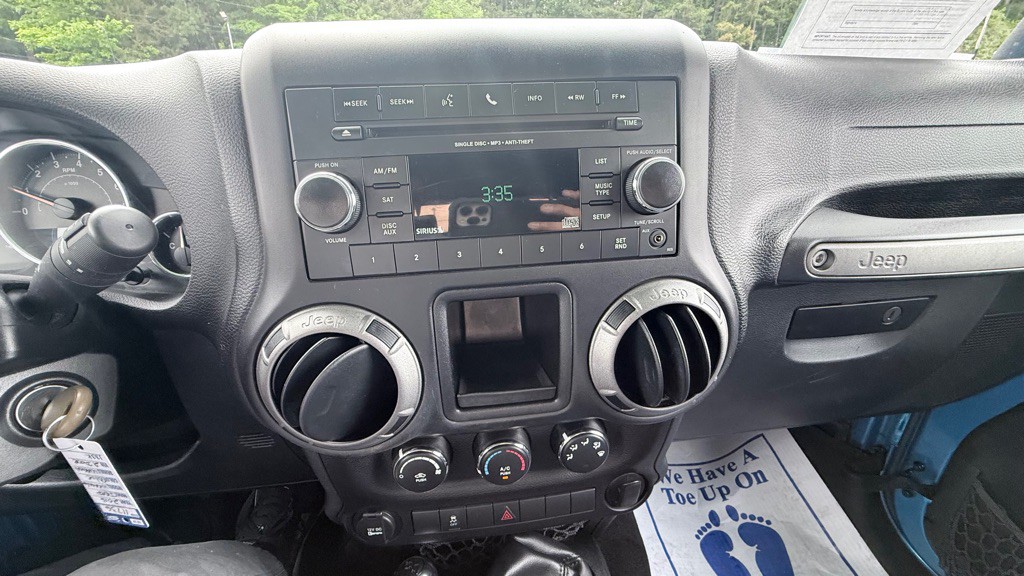 2016 Jeep Wrangler Image 25