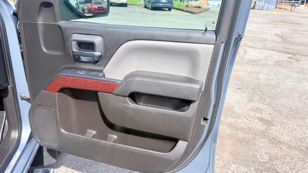 2015 GMC Sierra Image 24