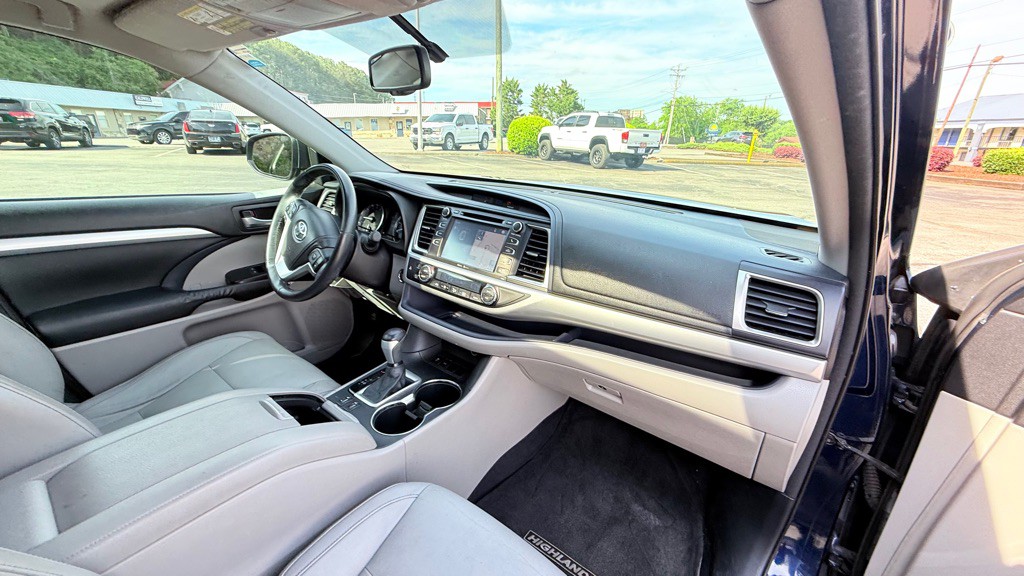 2014 Toyota Highlander Image 9