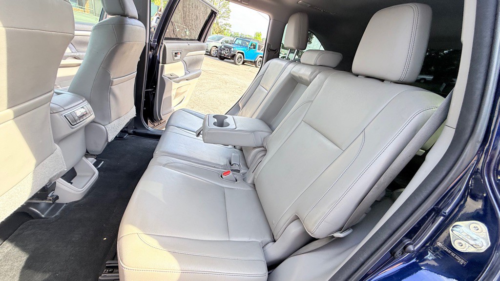 2014 Toyota Highlander Image 17