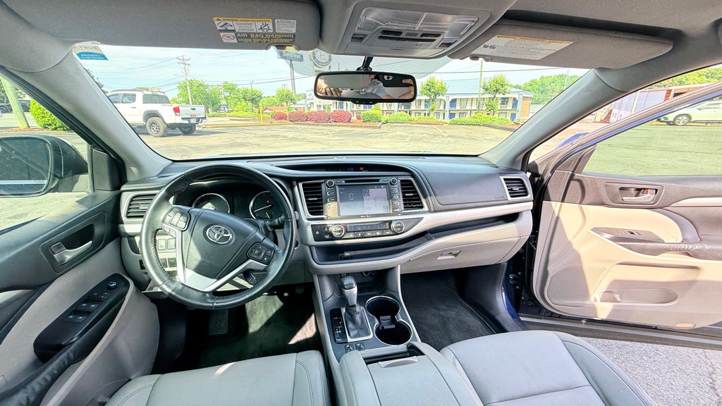 2014 Toyota Highlander Image 18