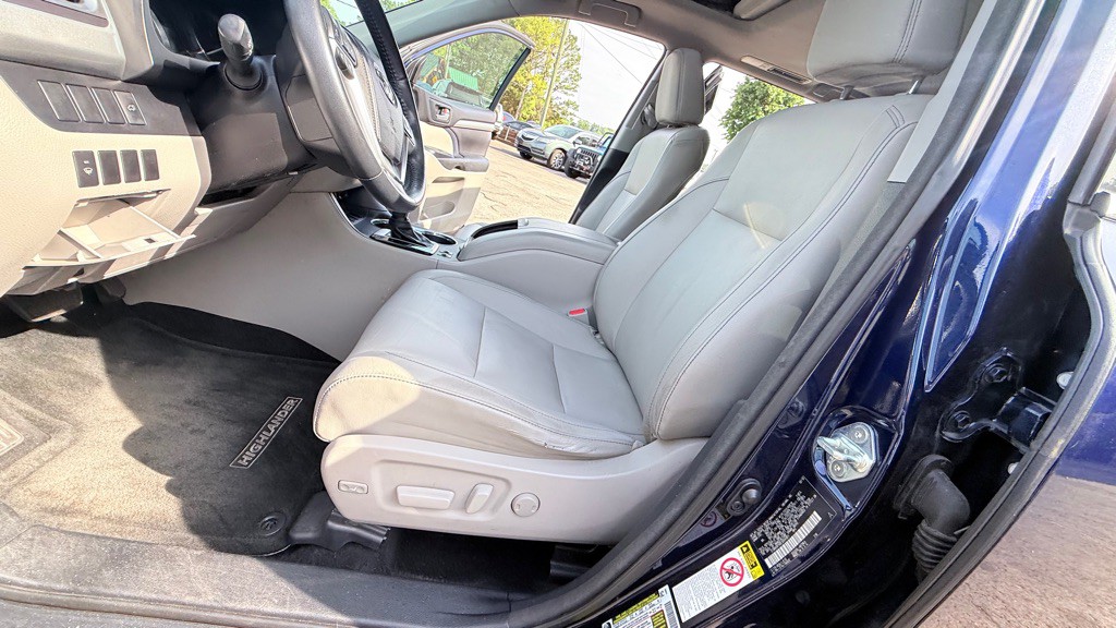 2014 Toyota Highlander Image 21