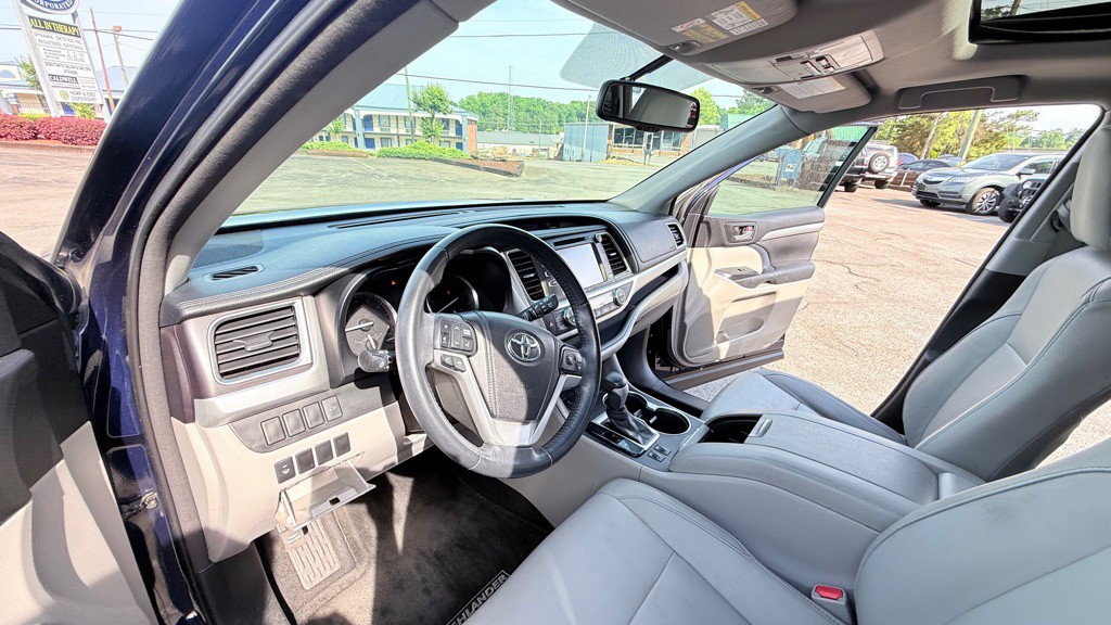 2014 Toyota Highlander Image 22