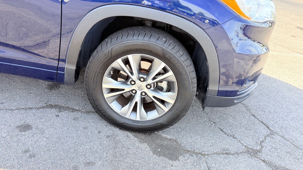 2014 Toyota Highlander Image 28